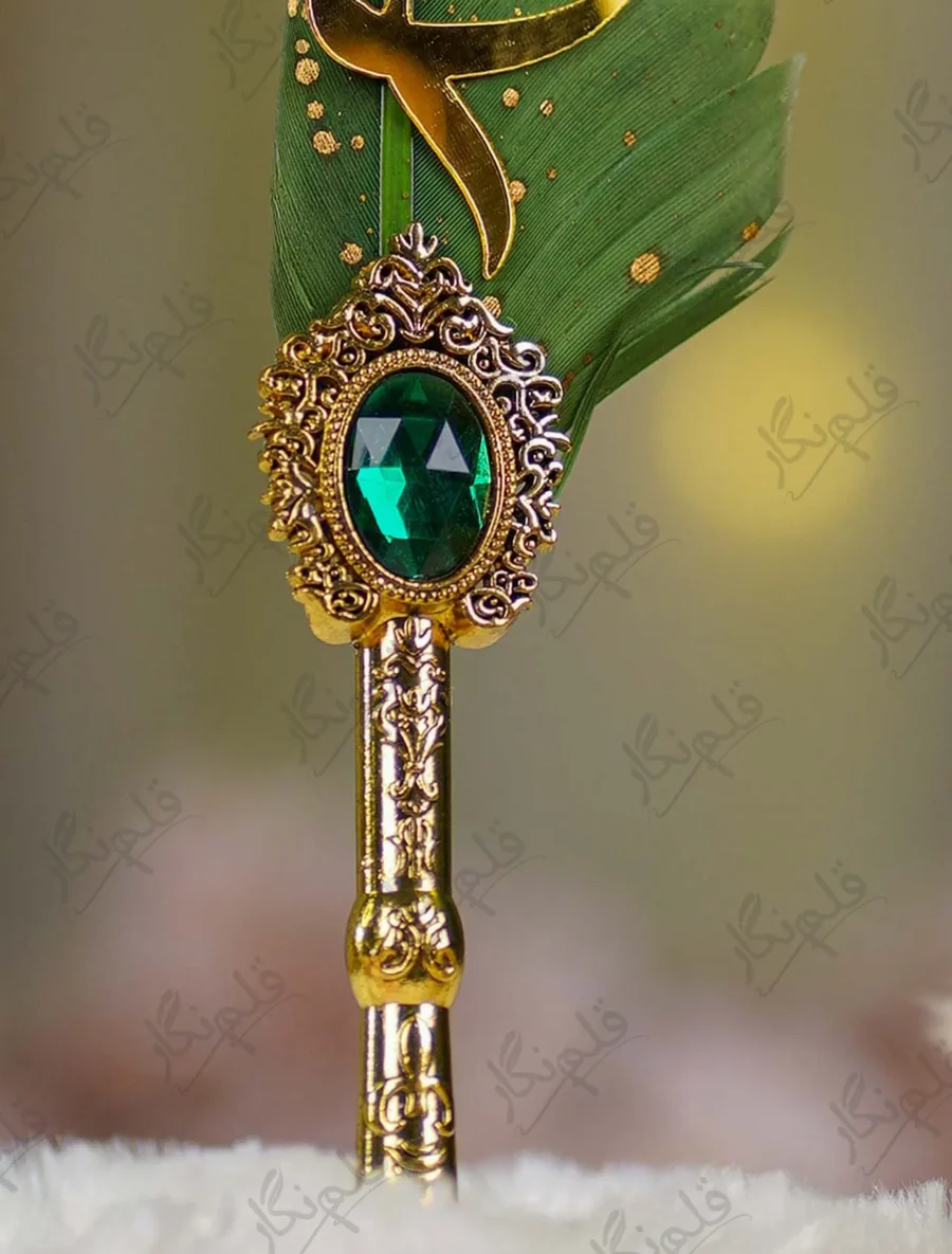 Antique gold scrollwork handle of the Nikkah signature dip pen