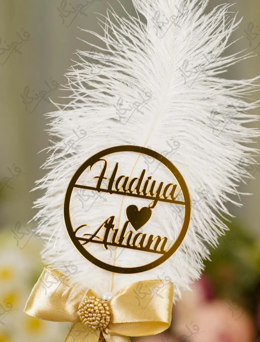 Detailed close up of the gold metallic lace wrap on the handle