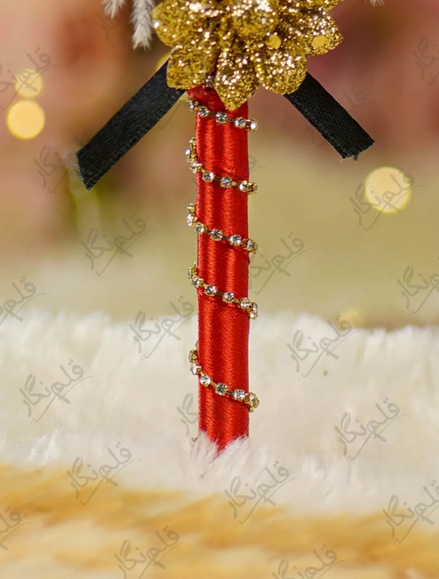 Alternate close up of the red handle wrap details